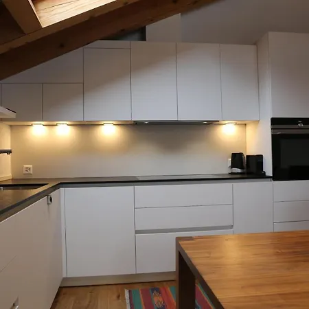 Bolero 4.5 Dachzimmerwohnung Apartment