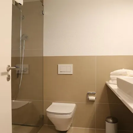 Bolero 4.5 Dachzimmerwohnung Apartman *