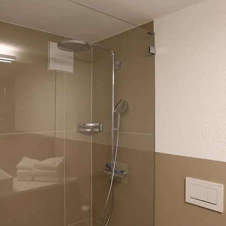 Bolero 4.5 Dachzimmerwohnung Apartman *