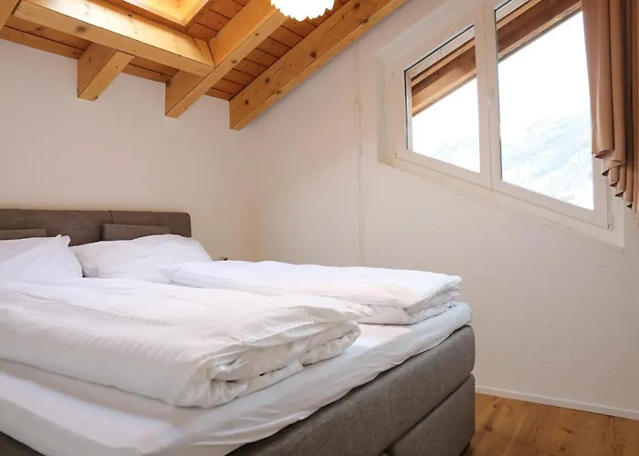 Bolero 4.5 Dachzimmerwohnung Apartman *