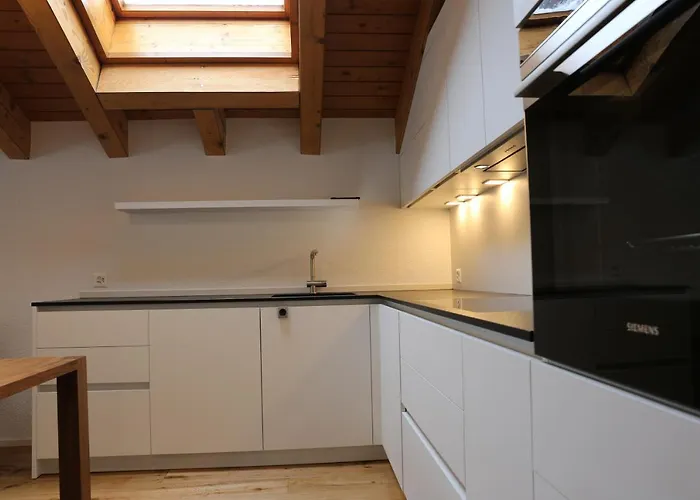 Bolero 4.5 Dachzimmerwohnung Apartman *